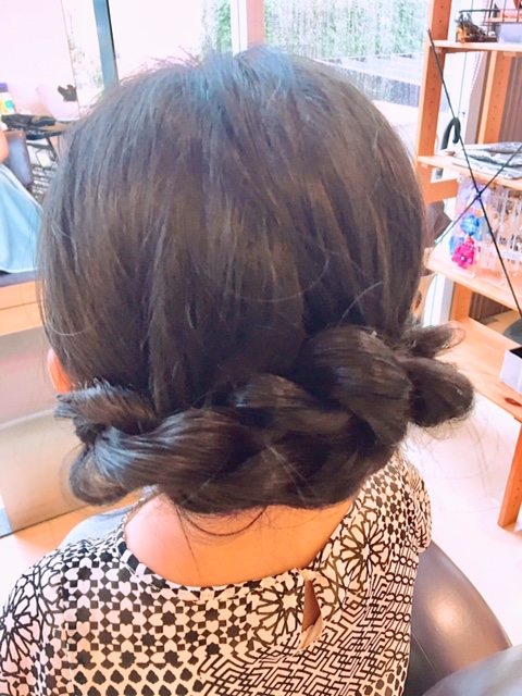 8 12 日 は多度大社前朝市にてヘアアレンジで出店